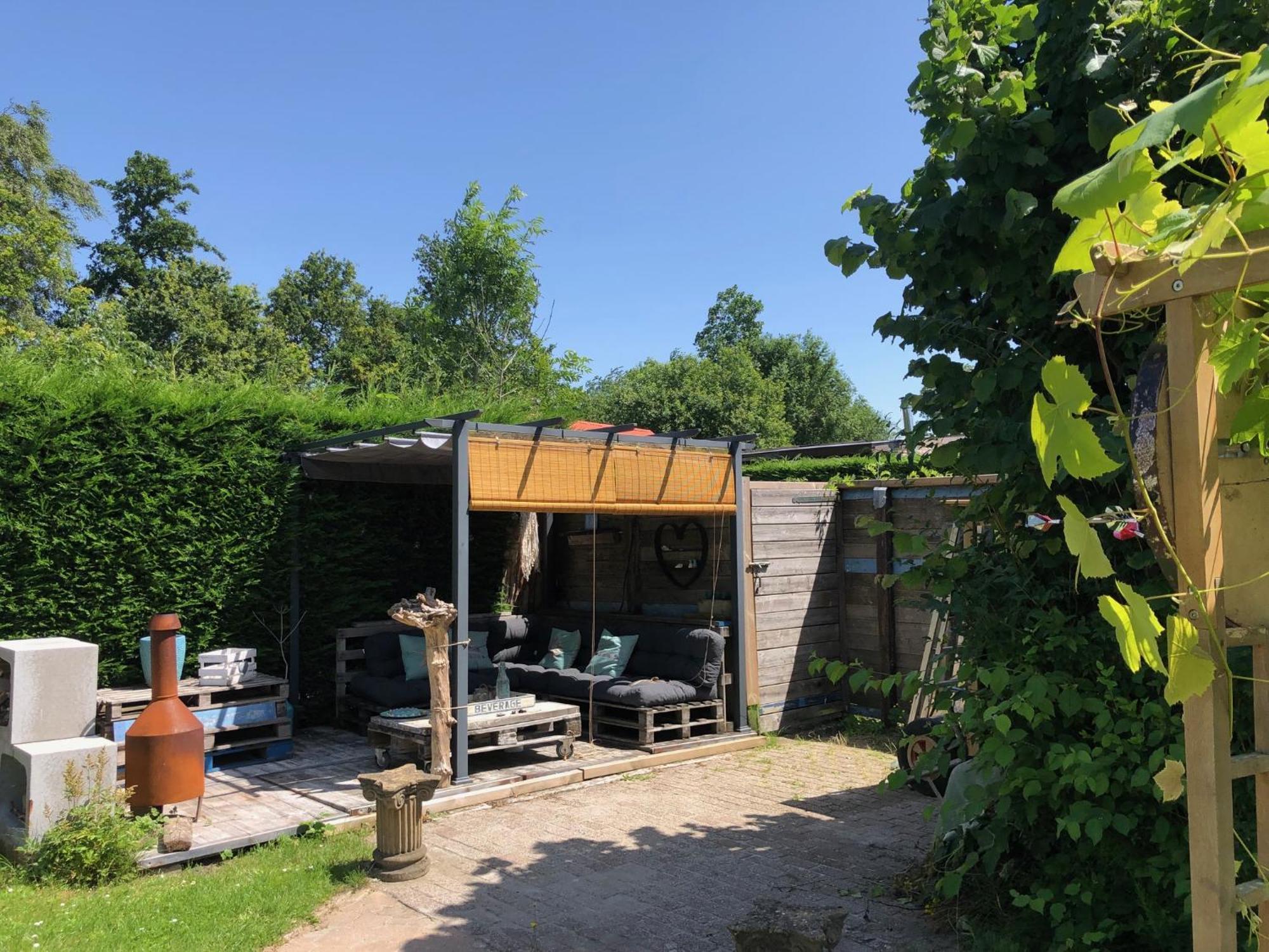 Your Private Zeeland Getaway - Cosy With Large Garden Vakantiehuis