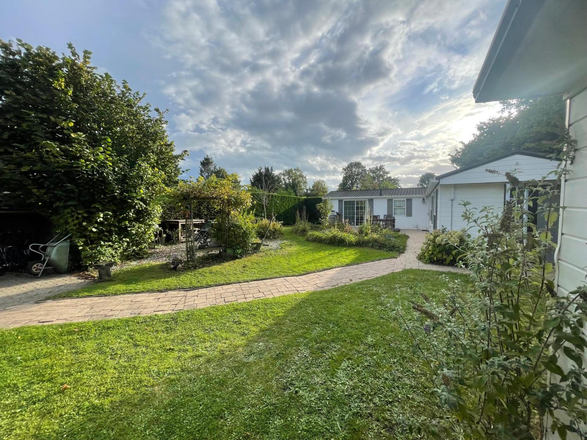 Vakantiehuis Your Private Zeeland Getaway - Cosy With Large Garden Heinkenszand