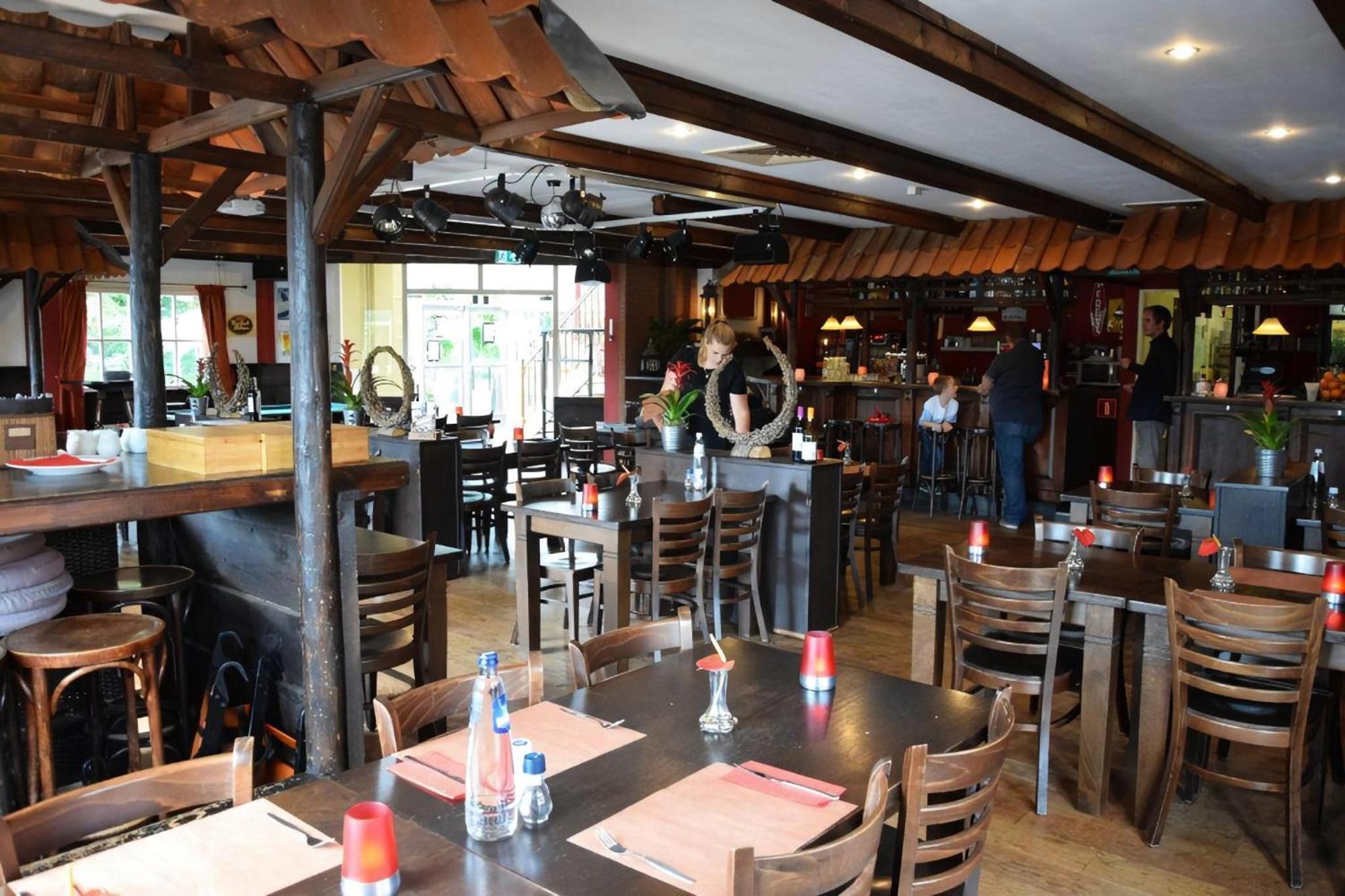 Vakantiehuis Your Private Zeeland Getaway - Cosy With Large Garden *